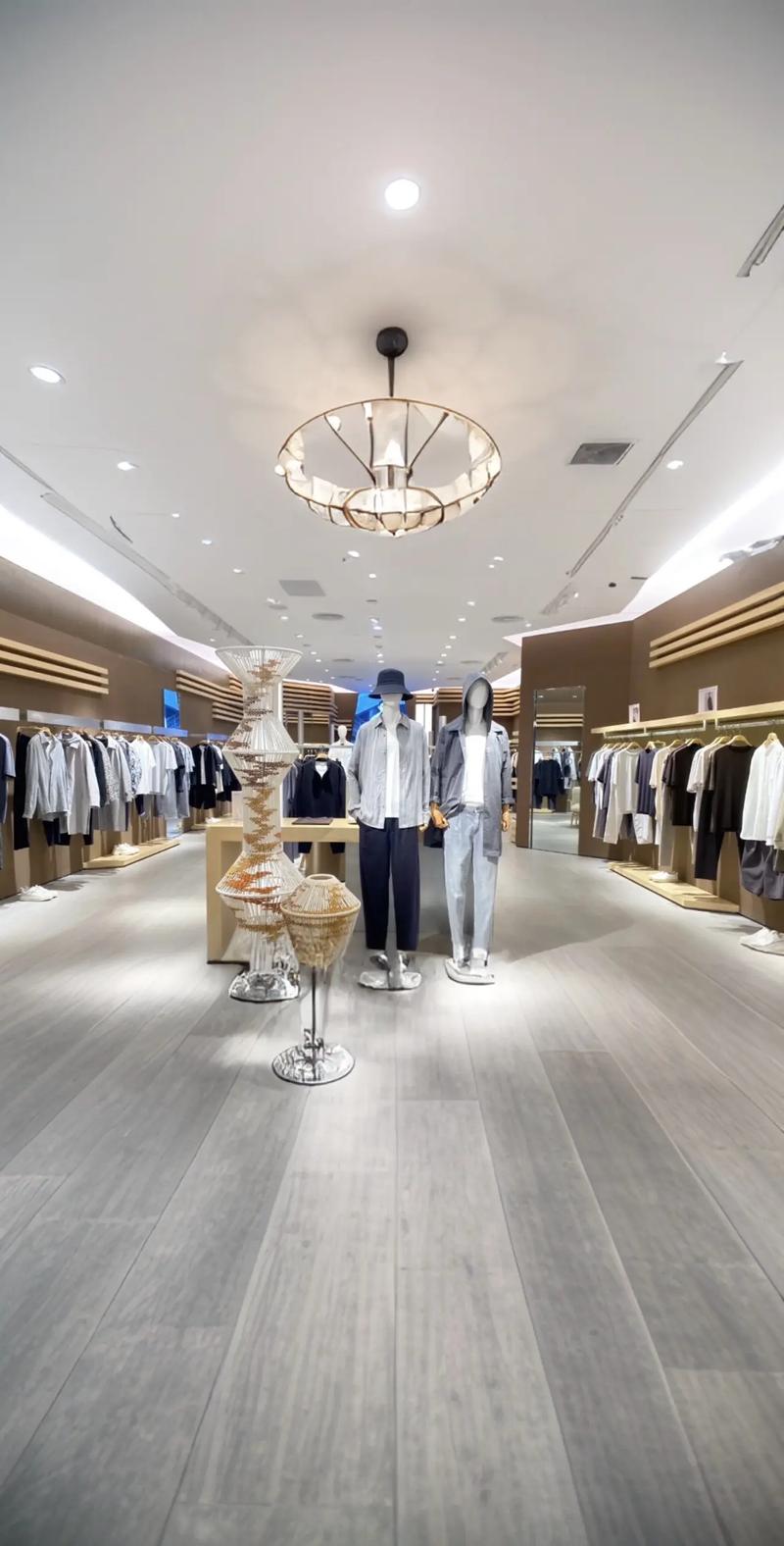 塑料模特：时尚界的新宠儿